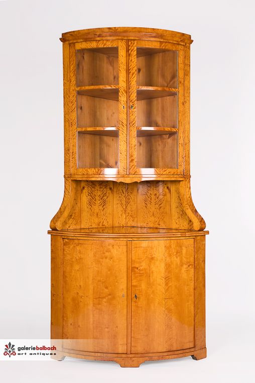 Biedermeier corner cupboard c. 1830, birch, polished shellac - Brandenburg
Birch
Biedermeier c. 1820-1830
 