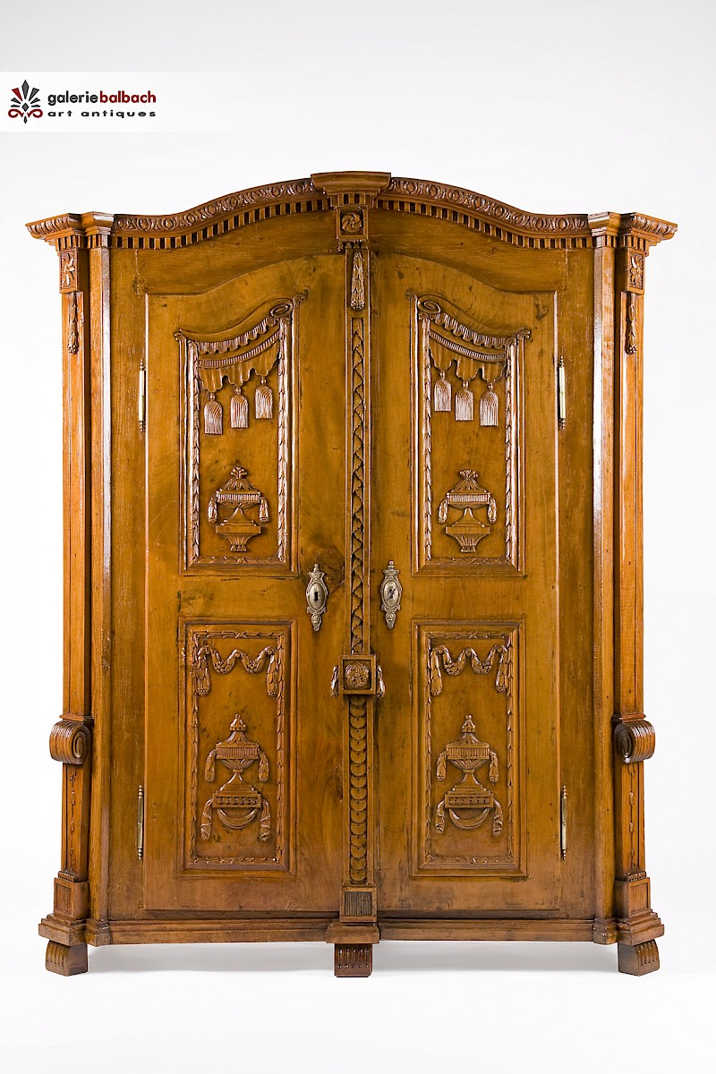 Antike Möbel aus Linde