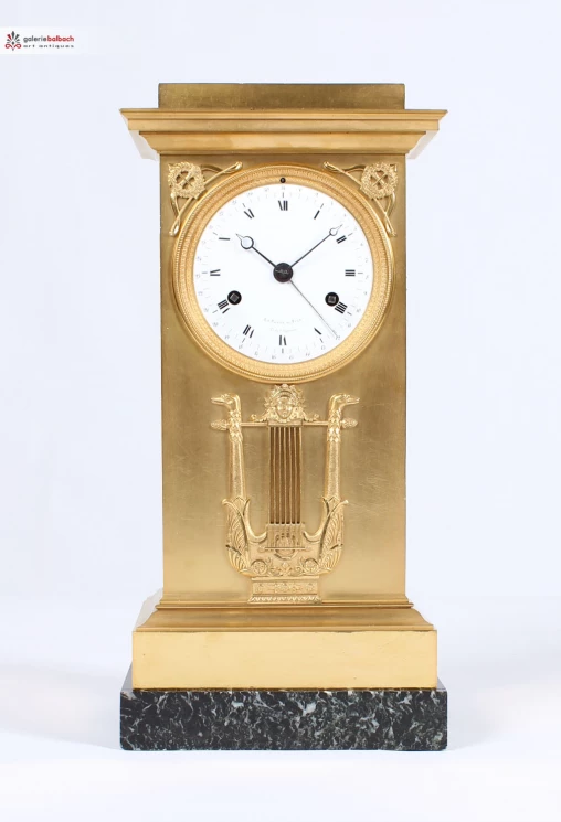 Horloge de cheminée antique, pendule de LePaute et Fils, France vers 1820 - Paris - Atelier LePaute & Fils
Marbre, bronze doré, émail
Empire vers 1815