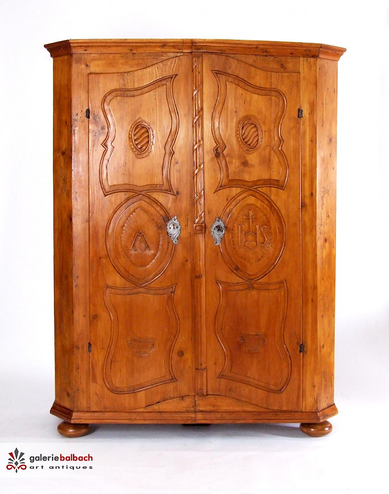 Antike Möbel aus Kiefer