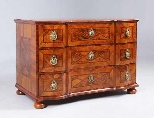 Antique baroque chest of drawers, walnut, marquetry, Southern Germany c. 1760 - Southern Germany / Bohemia
Walnut
Baroque around 1760