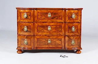 Baroque chest of drawers Galerie Balbach