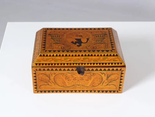 Boîte à bijoux antique avec marqueterie fine, boîte en bois vers 1900 - Allemagne
différents bois précieux
Historicisme vers 1900
