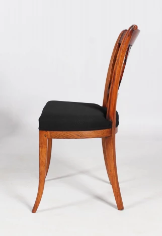 Acquistare sedie antiche