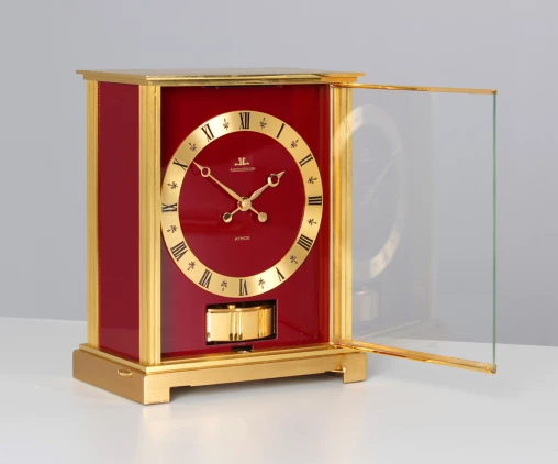 Jaeger LeCoultre, Atmos Uhr, rot, Embassy, Baujahr 1971, Atmos Clock - Schweiz
Messing vergoldet
Baujahr 1971
