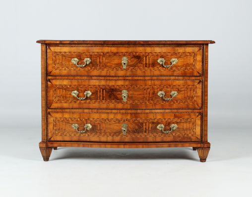 Antique chest of drawers, walnut with marquetry, Louis XVI c. 1780 - Dresden
Walnut a.o.
Plait style around 1785
