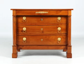 Chest of drawers with columns