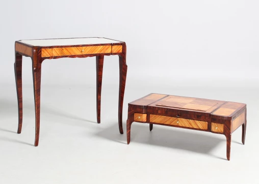 Antique reading table, dressing table, table d'accouchee, France, 1760 - France
Rosewood
around 1760