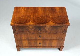 small Biedermeier chest of drawers