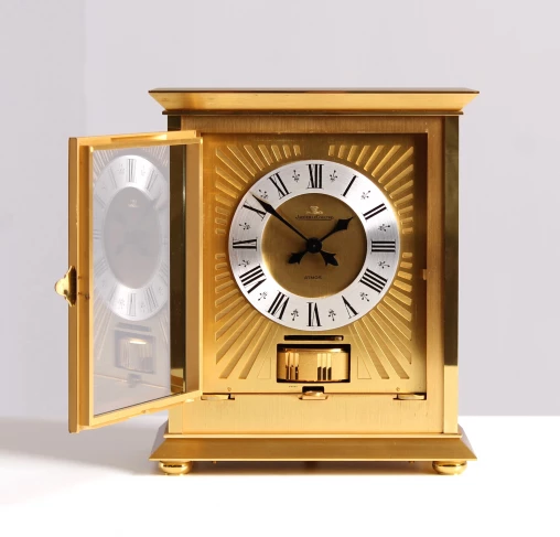 Jaeger LeCoultre, Atmos Uhr, Royale gold, Baujahr 1978, Antike Uhren - Schweiz
Messing vergoldet
Baujahr 1978