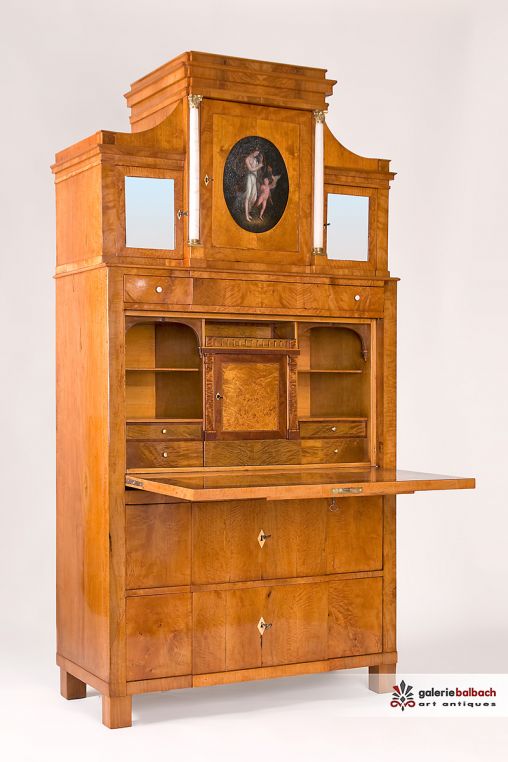 Secrétaire Biedermeier précoce avec le dessus, le bouleau, l'albâtre, vers 1810 - Brunswick
Poirier, bouleau
Biedermeier vers 1812