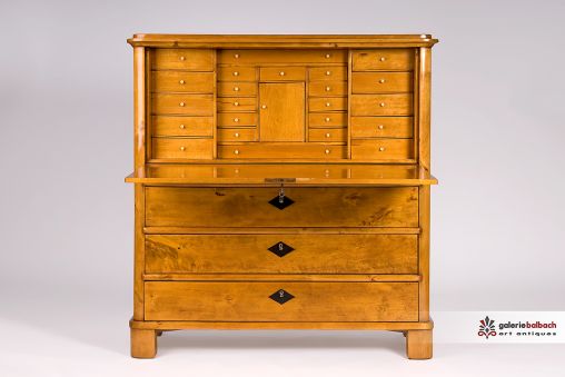 Antiker Sekretär aus hellem Birkenholz, gefertigt in Schweden um 1850 - Schweden
Birke
Spätbiedermeier um 1850