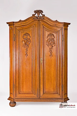 Vecchio armadio in rovere