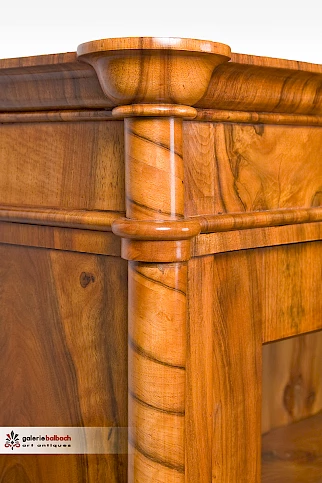 Meubles Biedermeier en noyer