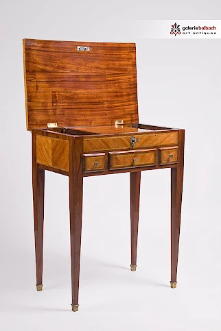 Antique dressing table