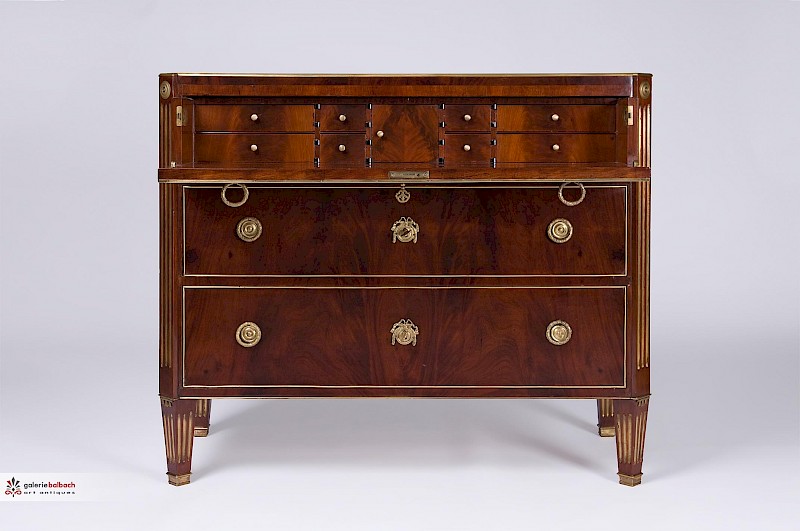 Antike Möbel aus Mahagoni