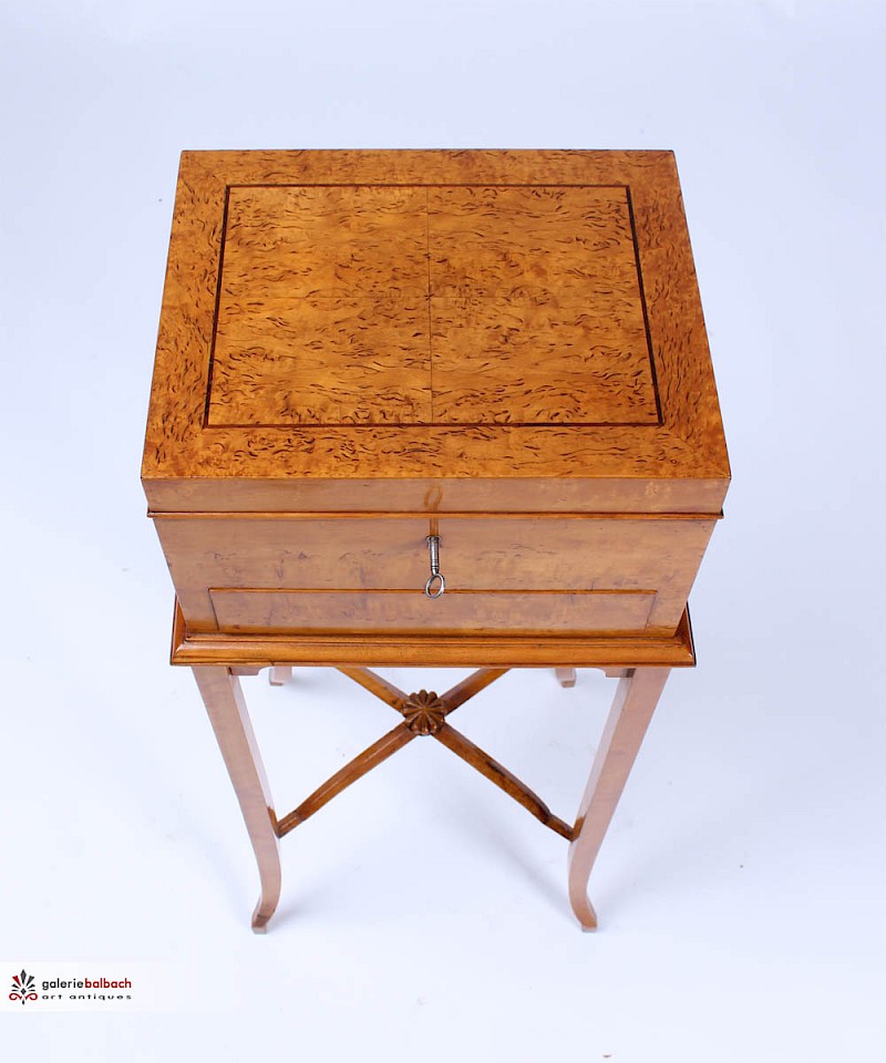 Antike Möbel aus Birke