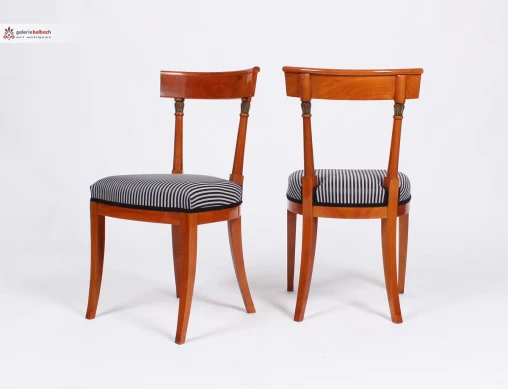 Sechs antike Biedermeier Stühle, Kirschbaum um 1830-1840 - Mitteldeutsch
Kirschbaum
Biedermeier um 1830-1840