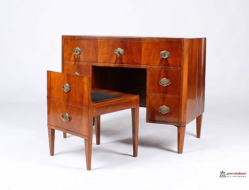 Antiker Biedermeier Schreibtisch, frühe Schreibkommode um 1810 - Bayern
Nussbaum
Biedermeier um 1810