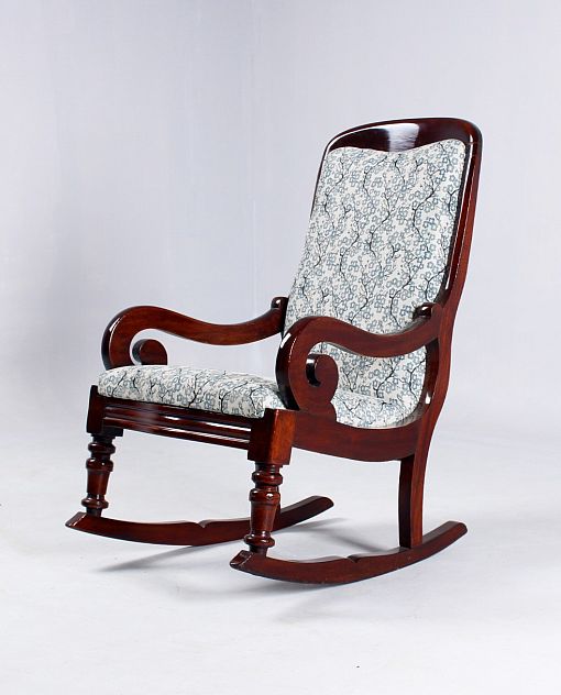 Comfortable antique rocking chair, late Biedermeier c. 1840-1850 - North Germany
Mahogany
Late Biedermeier c. 1840