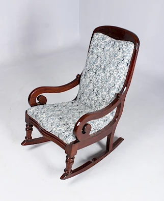 Antique rocking chair Galerie Balbach