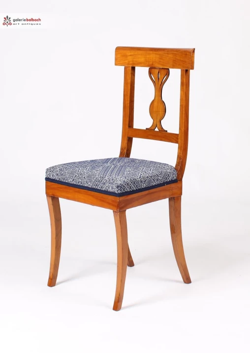 Antique Biedermeier chair c. 1830, cherry wood, restored - Southern Germany
Cherry tree
Biedermeier around 1830