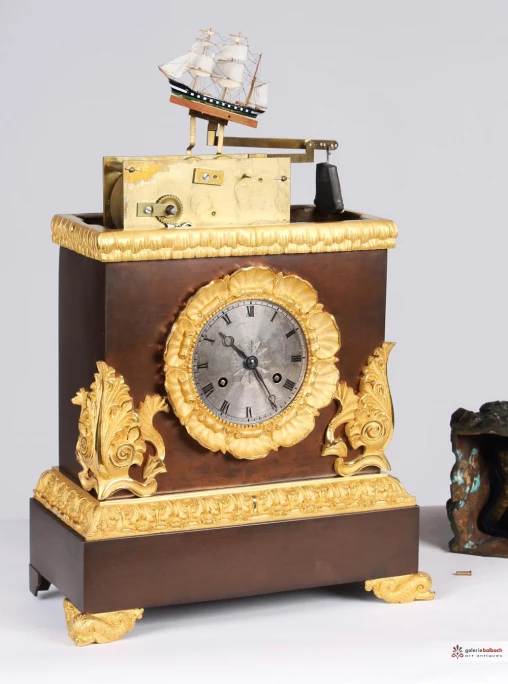Antike Pendule mit Automat, Frankreich, um 1840, Bronze feuervergoldet - Frankreich
Bronze vergoldet und patiniert
Charles X um 1840