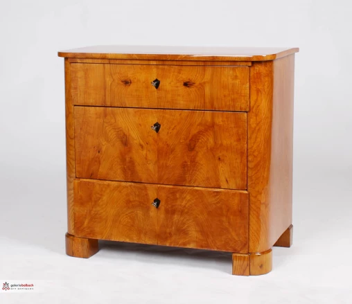 Antike norddeutsche Biedermeier Kommode, Esche, original um 1835 - Niedersachsen
Esche
Biedermeier um 1835