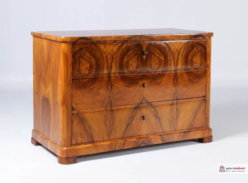 Ancienne commode Biedermeier en placage de noyer, d'origine vers 1835 - Sud-ouest de lAllemagne / Souabe
Noyer
Biedermeier vers 1835