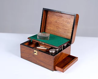 Trousse de toilette antique