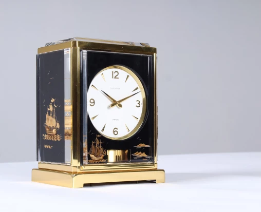 Jaeger LeCoultre - Atmos Uhr Kal. 526, Marina schwarz, Baujahr 1968 - Schweiz
Messing, Plexiglas
Baujahr 1968