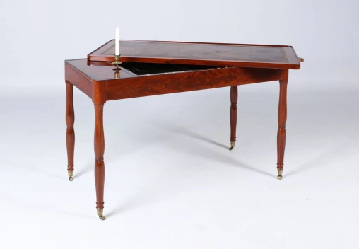 Table de backgammon antique, Tric Trac Table, France vers 1850 - France
Acajou
Louis-Philippe vers 1850