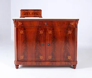 Antike Anrichte mit Marmorplatte