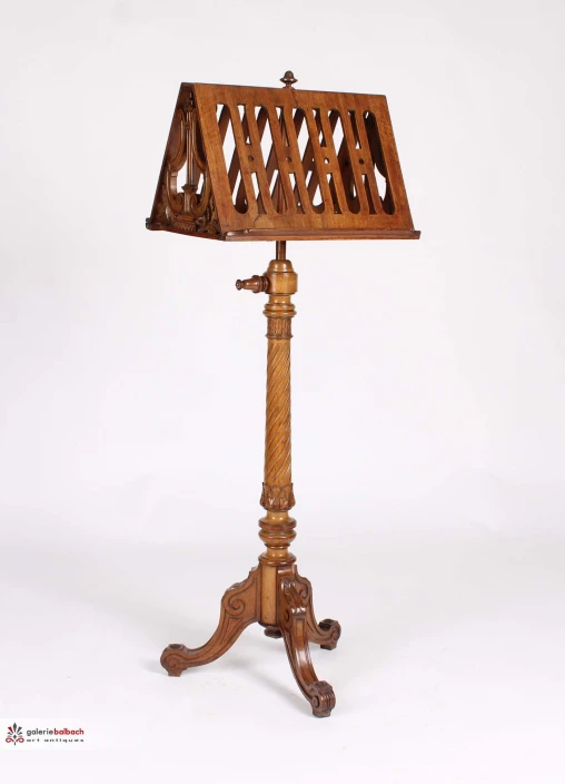 Pied à musique ancien - France
Noyer
Historicisme vers 1890