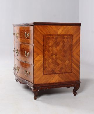 Chest of drawers with chessboard decor
