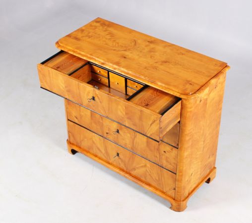 Antike Kommode aus hellem Holz, Birke, Schweden, Biedermeier um 1840 - Schweden
Birke
um 1840