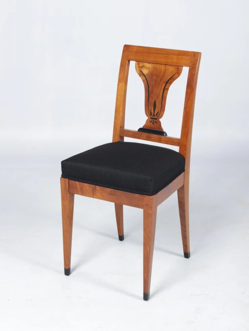 Chaise ancienne en bois de cerisier, Biedermeier vers 1830, gomme-laque polie - Sud de lAllemagne
Cerisier
Biedermeier vers 1830