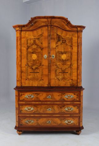 Armoire antique à poser