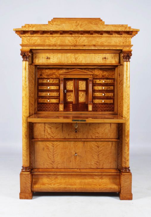 Secrétaire antique avec des colonnes, le bouleau, Biedermeier vers 1830 - Thuringe/Saxe
Bouleau
Biedermeier vers 1830