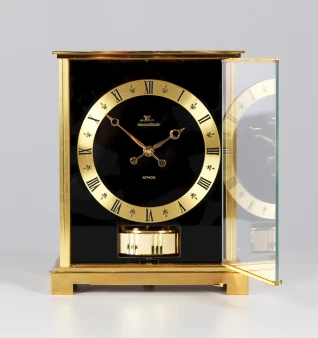 Suisse
Laiton doré
Année de fabrication 1969