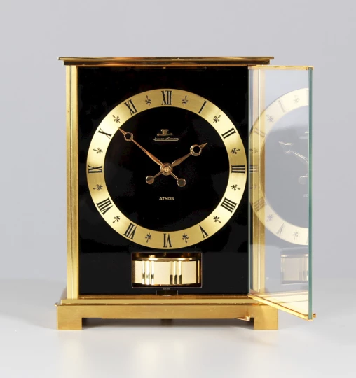 Black Atmos clock from Jaeger LeCoultre, top condition, revised, 1969 - Switzerland
Brass gold plated
Year of manufacture 1969