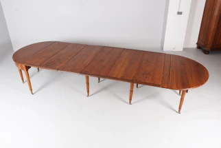 Antique dining table extendable