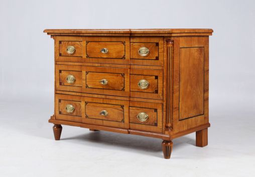 Antike Louis XVI Kommode, helles Holz, Esche mit Marketerie, um 1800 - Braunschweig
Esche
Klassizismus um 1790