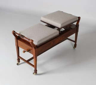 Duo de bancs pour piano