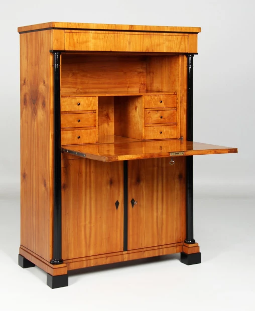Segretaria antica in legno chiaro, ciliegio, Biedermeier, 1830 - Germania sud-occidentale
Ciliegia
Biedermeier intorno al 1830