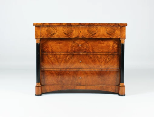 Original walnut Biedermeier commode, around 1820, fully restored - Southwest Germany
Walnut
Biedermeier around 1825