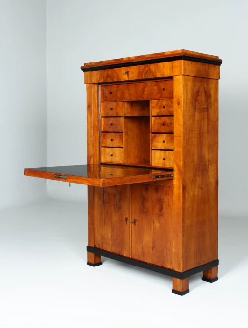 Secrétaire Biedermeier en cerisier, vers 1820, simple et étroite 90 cm - Sud de lAllemagne
Cerisier
Biedermeier vers 1820