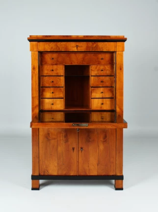 Galerie Balbach Antique furniture