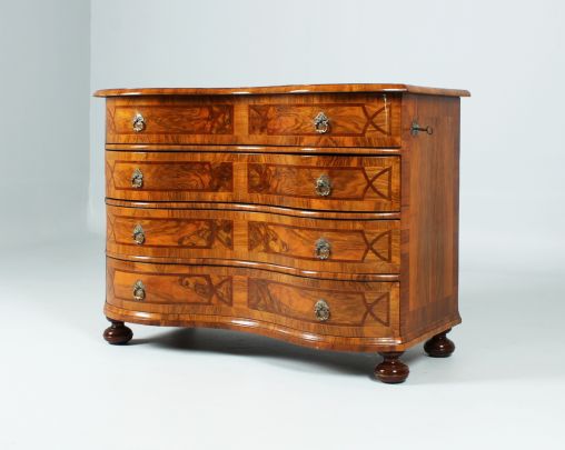 Antique baroque chest of drawers, Hesse circa 1750, walnut, central locking system - Hesse
Walnut
Baroque around 1750