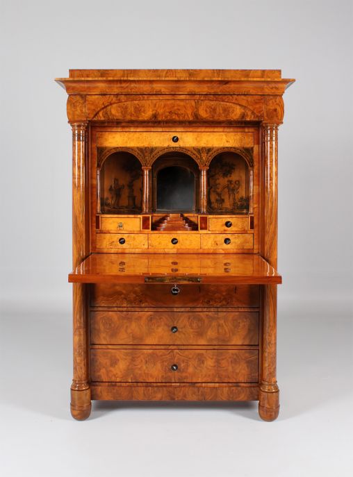 Antique Biedermeier chest of drawers, walnut, Wilhelm Kimbel, Mainz c. 1830 - Mainz (Kimbel workshop)
Walnut etc.
Biedermeier around 1830